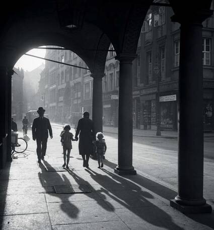 Ernst Stewner, Posen, Sommertag auf dem Alten Markt, um 1939/1940, © Herder-Institut Marburg