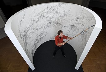 Gerhard Schlötzer, Rotunde 1, Zwischenzustand 29.9.2012, 250 x 560 cm.