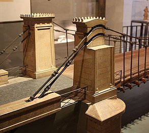 Historisches Modell der Kettenbrücke