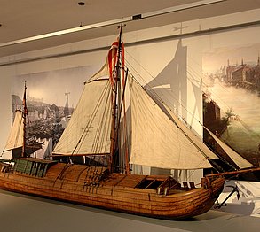Historisches Modell eines Regnitzschiffs